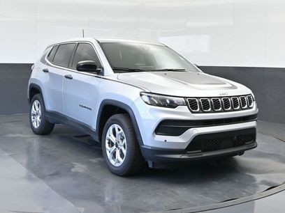 Used 2025 Jeep Compass Sport w/ Mopar Graphics Package