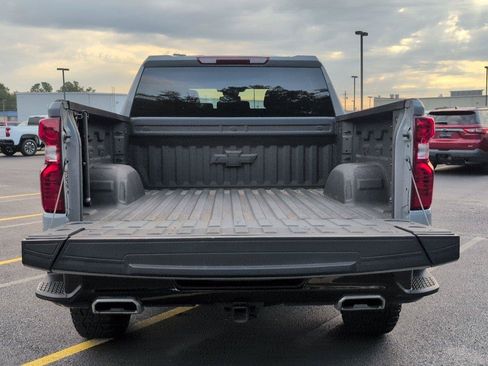 Used 2025 Chevrolet Silverado 1500 Custom Trail Boss AWD/4WD image 5