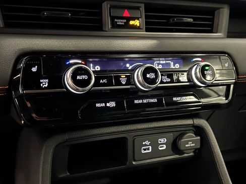 New 2025 Honda Pilot TrailSport image 12