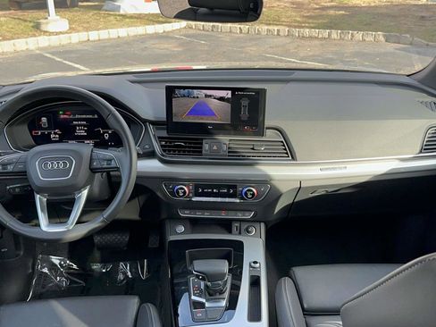 Used 2025 Audi Q5 2.0T Premium image 11