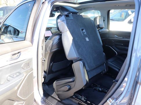 Used 2022 Jeep Grand Cherokee L Limited image 31