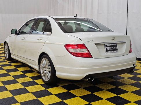 Used 2009 Mercedes-Benz C 300 Sedan image 5