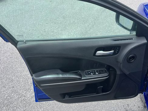 Used 2020 Dodge Charger SXT w/ Leather Interior Group RWD image 9