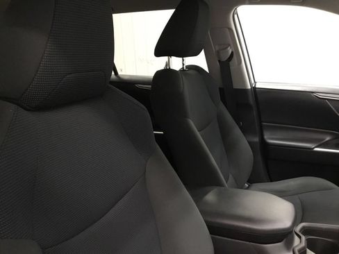 Used 2019 Toyota RAV4 LE w/ All Weather Liner Package AWD/4WD image 22