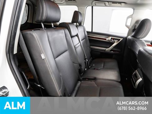Used 2019 Lexus GX 460 image 21