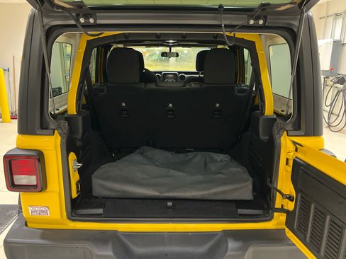 Used 2018 Jeep Wrangler Unlimited Sport S image 13