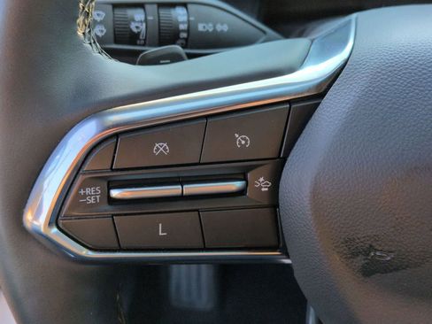 Used 2025 Chevrolet Equinox LT w/ Midnight Edition FWD image 22