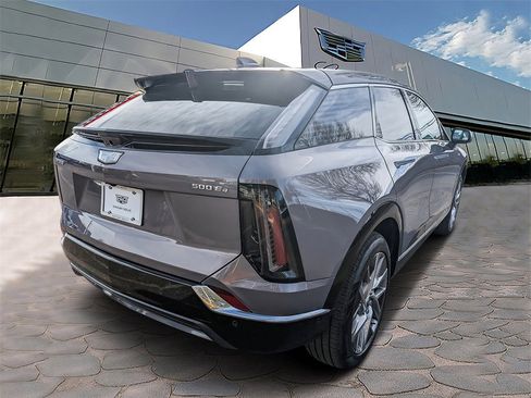 New 2026 Cadillac Optiq Luxury 1 image 5