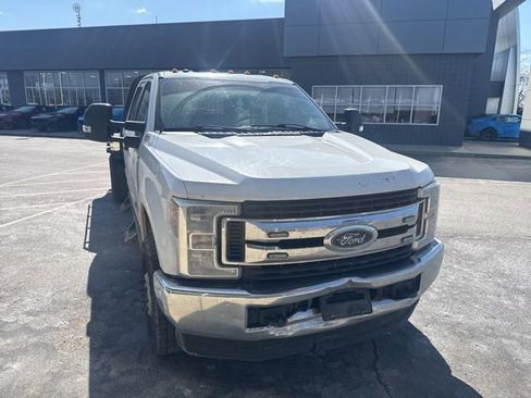 Used 2019 Ford F350 XLT image 4