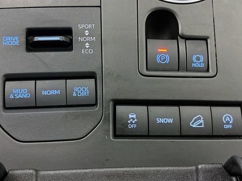 Used 2021 Toyota Highlander XLE image 38