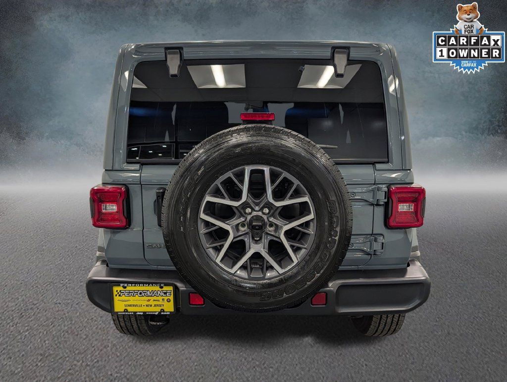 Used 2026 Jeep Wrangler Unlimited Sahara AWD/4WD image 6