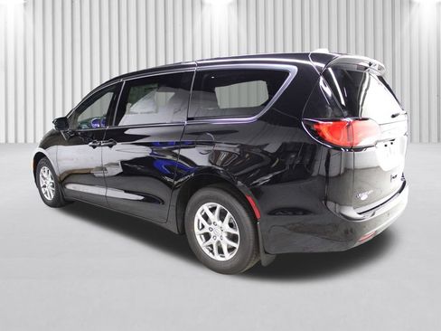 New 2026 Chrysler Voyager LX FWD image 5
