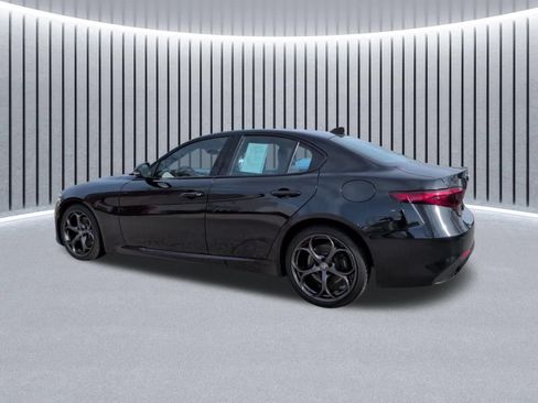 Used 2023 Alfa Romeo Giulia Estrema AWD/4WD image 13