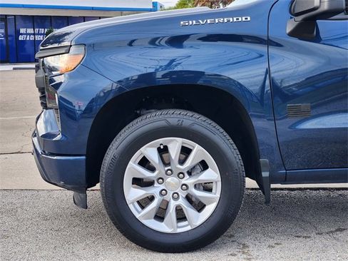 Used 2023 Chevrolet Silverado 1500 Custom image 8