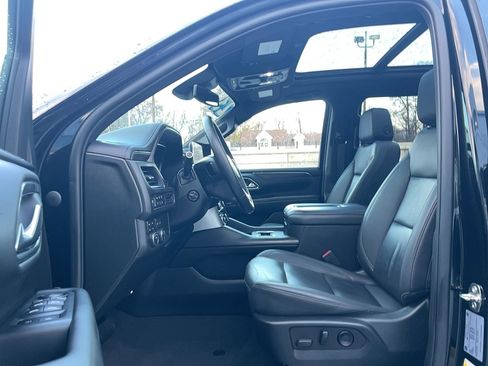 Used 2023 Chevrolet Suburban Z71 w/ Luxury Package image 9