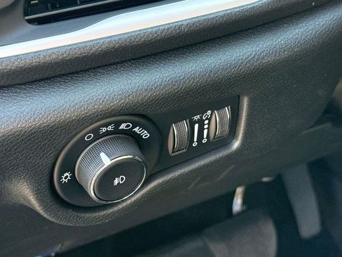 New 2026 Chrysler Pacifica Select image 23