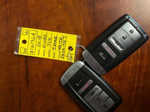 Used 2018 Acura TLX image 34