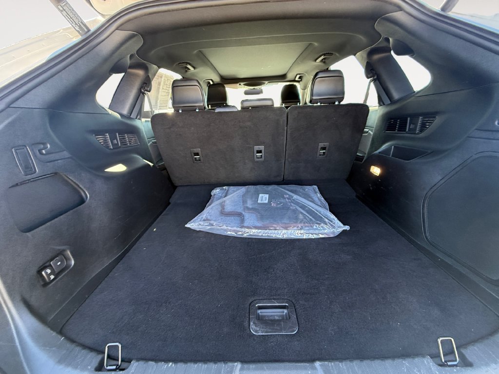 Used 2022 Ford Edge Titanium w/ Equipment Group 301A AWD/4WD image 5