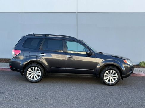 Used 2011 Subaru Forester 2.5X Premium image 7