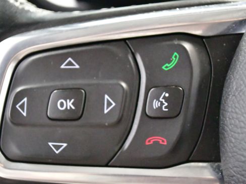 Used 2022 Jeep Wrangler Unlimited Sahara image 36