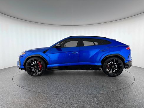 Used 2022 Lamborghini Urus image 2