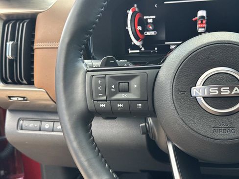 Used 2023 Nissan Pathfinder Platinum image 28