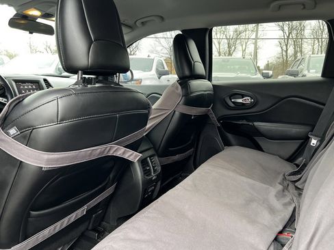 Used 2019 Jeep Cherokee Latitude Plus image 14