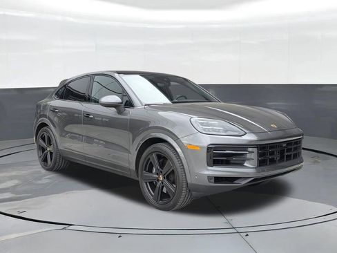 Certified 2025 Porsche Cayenne Coupe AWD/4WD image 6