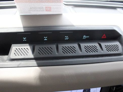 Used 2024 Ford Bronco Wildtrak AWD/4WD image 37