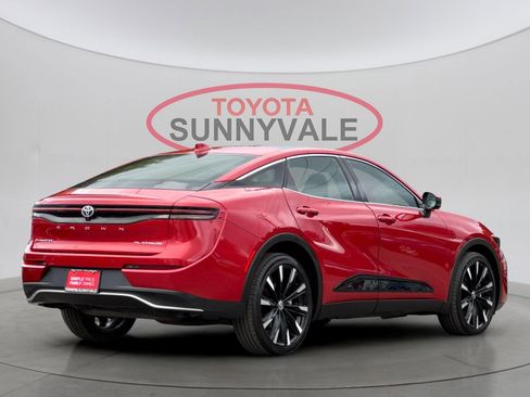 Used 2024 Toyota Crown Platinum image 3