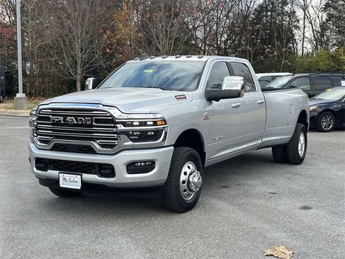 New 2026 RAM 3500 Laramie w/ Towing Technology Group image 4