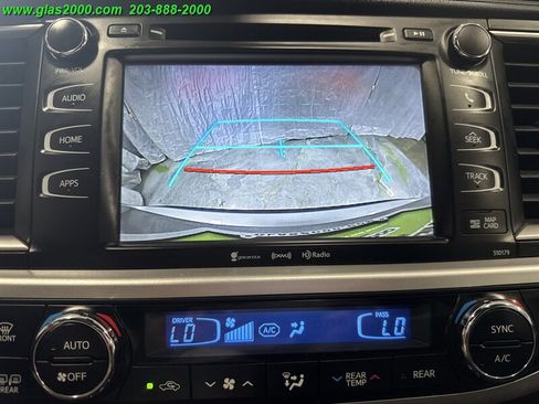 Used 2018 Toyota Highlander XLE image 17