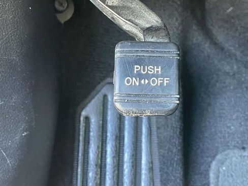 Used 2014 Toyota Avalon XLE image 16