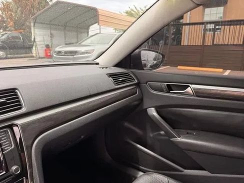 Used 2017 Volkswagen Passat 1.8T SE w/ SE Lighting Package FWD image 10
