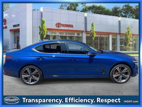 Used 2025 Genesis G70 2.5T w/ Sport Prestige Package image 5