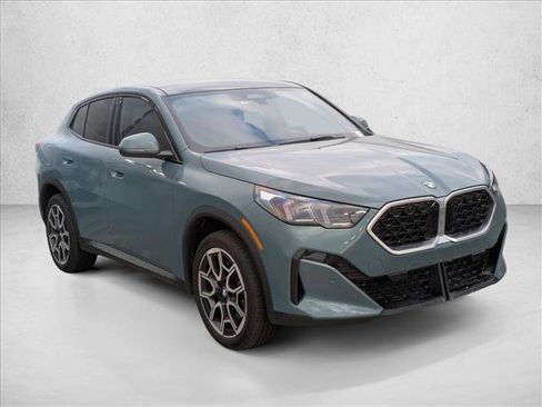 Used 2025 BMW X2 xDrive28i image 3