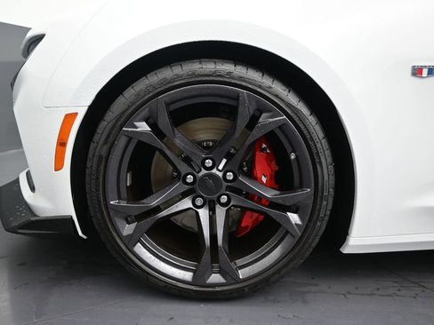 Used 2019 Chevrolet Camaro SS image 10