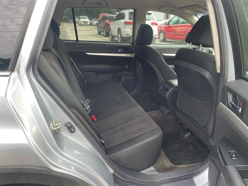 Used 2013 Subaru Outback 2.5i Premium w/ Popular Pkg 1A AWD/4WD image 10