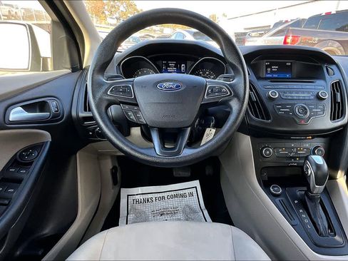 Used 2016 Ford Focus SE image 5