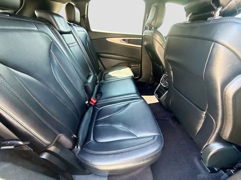 Used 2020 Lincoln Nautilus FWD image 26