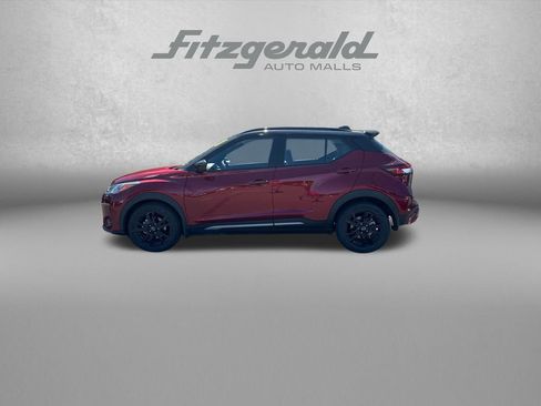 Used 2024 Nissan Kicks SR w/ SR Premium Package FWD image 5