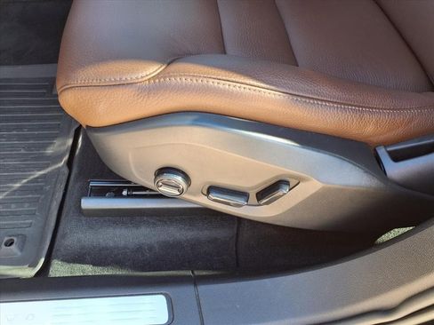 Certified 2023 Volvo XC60 B5 Plus w/ Protection Package Premier image 22