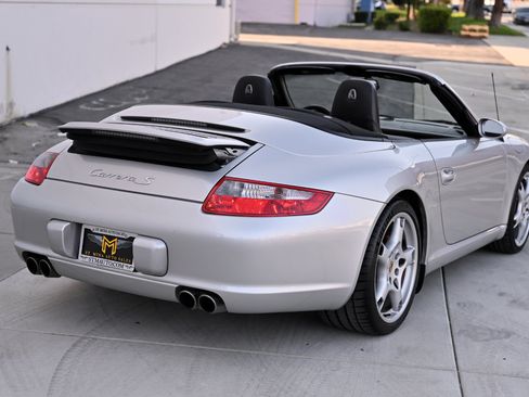 Used 2005 Porsche 911 Carrera S RWD image 11