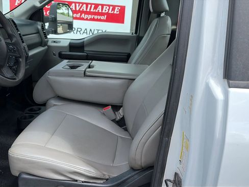 Used 2017 Ford F250 XL w/ Power Equipment Group AWD/4WD image 9