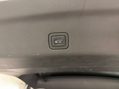 Used 2023 Cadillac Escalade Sport w/ LPO, ONYX Package AWD/4WD image 19