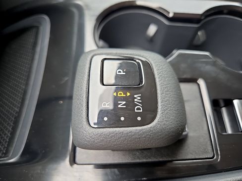 Used 2026 Nissan Rogue S FWD image 16