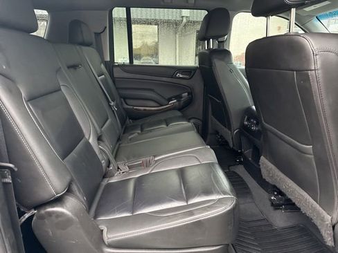 Used 2019 Chevrolet Suburban LT w/ Luxury Package AWD/4WD image 11