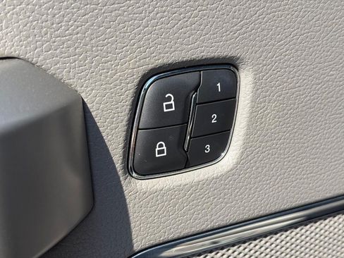 Used 2018 Ford F150 Lariat w/ Equipment Group 501A Mid AWD/4WD image 23