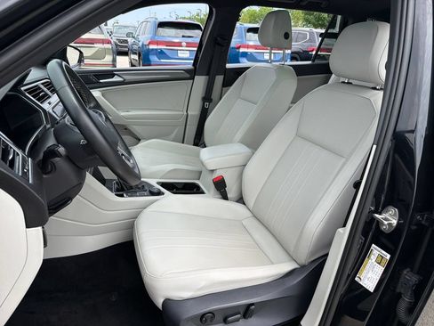 Certified 2023 Volkswagen Tiguan SE R-Line AWD/4WD image 7