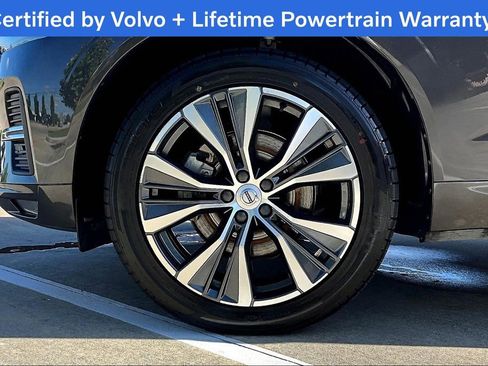 Used 2022 Volvo XC60 B5 Momentum image 11